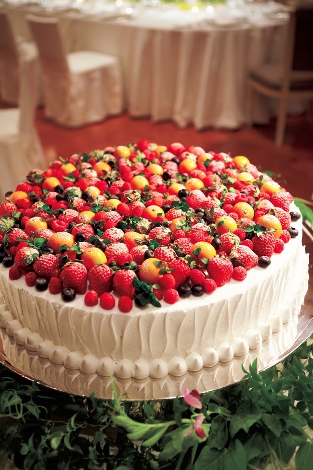 "Selected 8 Dream Venues! Discover the Chic Wedding Cakes at Luxurious Locations!"にて紹介している画像