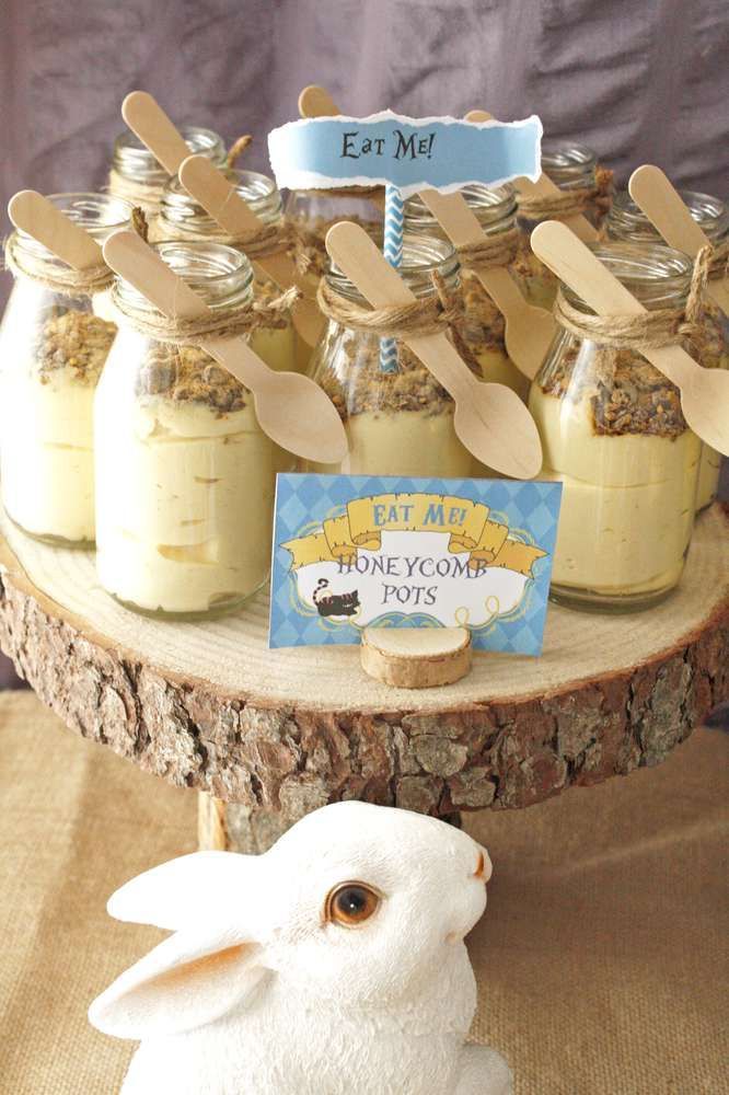 Cheers to an Ordinary Day! How About a Tea Party Themed Around Alice in Wonderland?にて紹介している画像