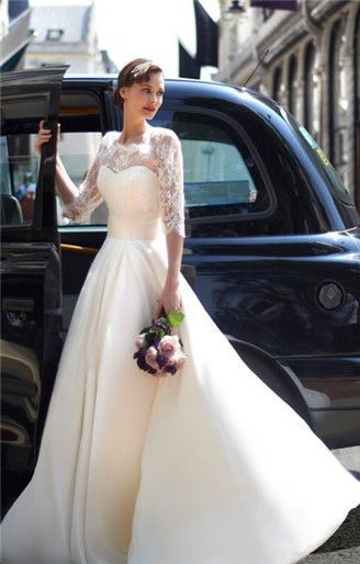 ハイネックのウェディングドレスで極上のエレガンスをまとって♡にて紹介している画像