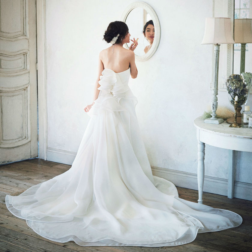 "Good News for Petite Brides: A Special Feature on Dresses that Enhance Your Style!"にて紹介している画像