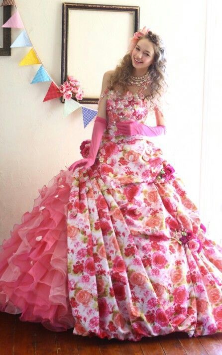 花柄ドレス♡自分らしさを惹きだす最高のフラワードレスを見つけましょう！にて紹介している画像