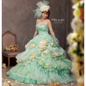 花柄ドレス♡自分らしさを惹きだす最高のフラワードレスを見つけましょう！にて紹介している画像