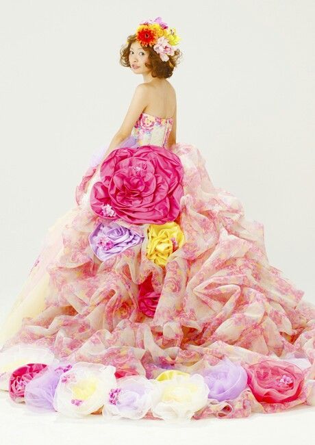 花柄ドレス♡自分らしさを惹きだす最高のフラワードレスを見つけましょう！にて紹介している画像