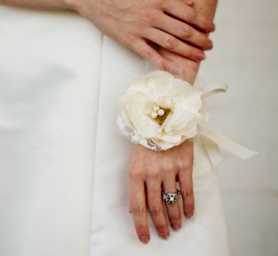 本物のお花を使った可愛いブレスレットをあつめましたにて紹介している画像