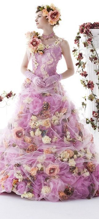 花柄ドレス♡自分らしさを惹きだす最高のフラワードレスを見つけましょう！にて紹介している画像