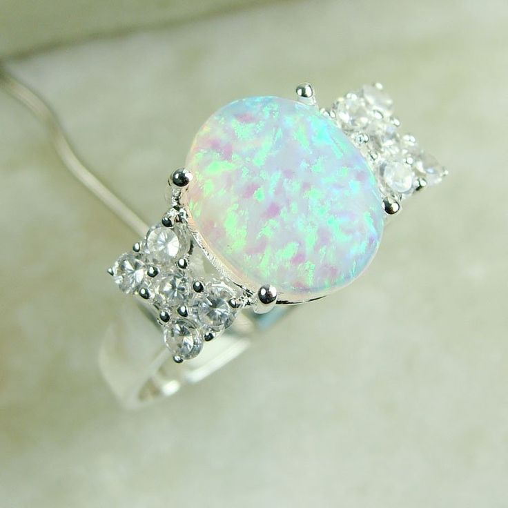 Do You Know Your Birthstone? Elevate Your Beauty and Fortune with Birthstone Rings ♡にて紹介している画像