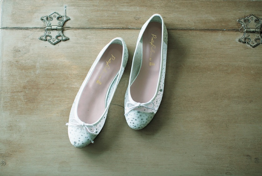 "Discover Your Own Cinderella Shoes: 8 Shoe Brands That Exude Quality and Boost Your Confidence!"にて紹介している画像