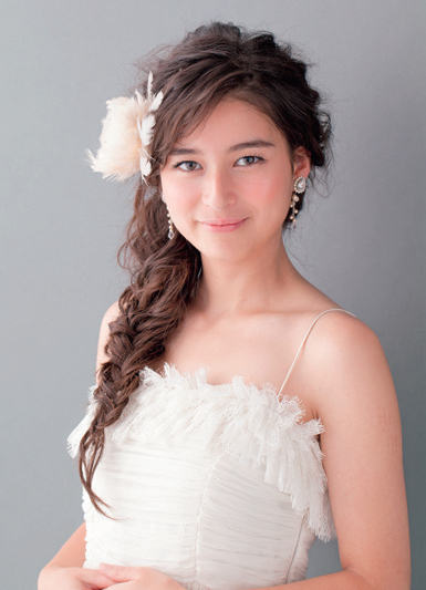 "Strive for a 360-Degree All-Around Beauty! 4 Popular Soft and Airy Hairstyles for Brides that Elegantly Showcase Individuality*"にて紹介している画像