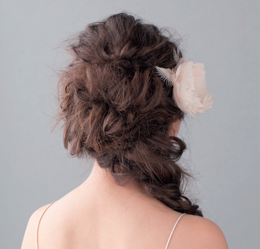 "Strive for a 360-Degree All-Around Beauty! 4 Popular Soft and Airy Hairstyles for Brides that Elegantly Showcase Individuality*"にて紹介している画像