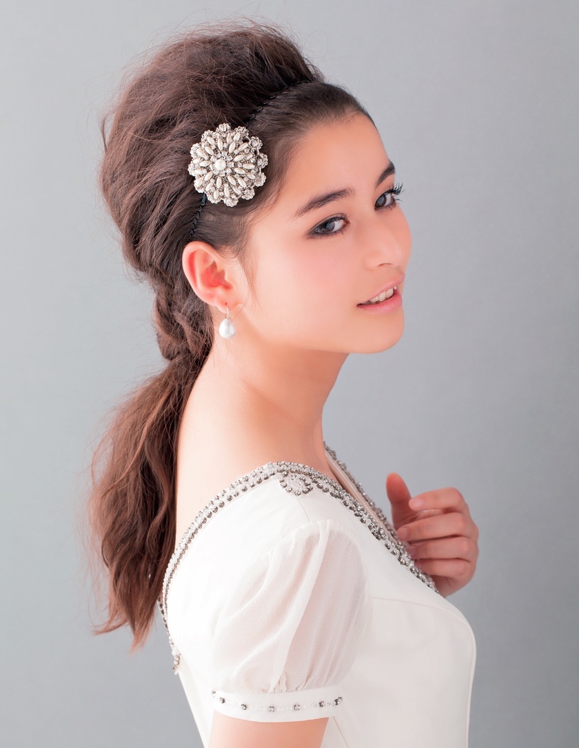 "Strive for a 360-Degree All-Around Beauty! 4 Popular Soft and Airy Hairstyles for Brides that Elegantly Showcase Individuality*"にて紹介している画像