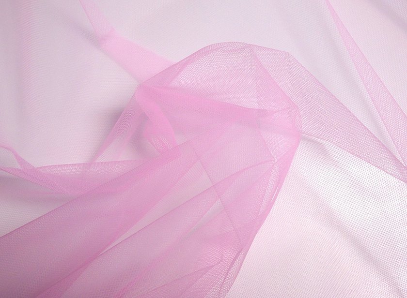 How Many Meters of Tulle Do You Need to Create a Fluffy Main Table? 💖にて紹介している画像