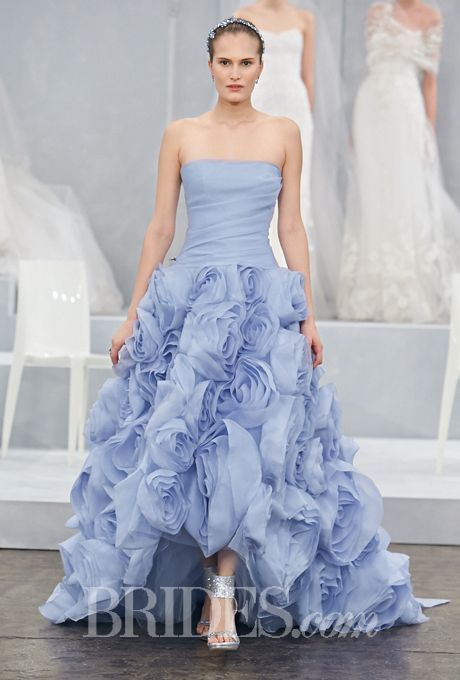 Monique Lhuillier's 2015 Collection: Check Out the Latest Dresses from This Popular Brand!にて紹介している画像