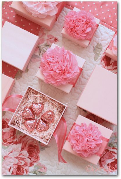 The Hottest Interior Trend: "Paper Pom Poms" - Don't Miss Out! You’ll Regret Not Using Them! ♡にて紹介している画像