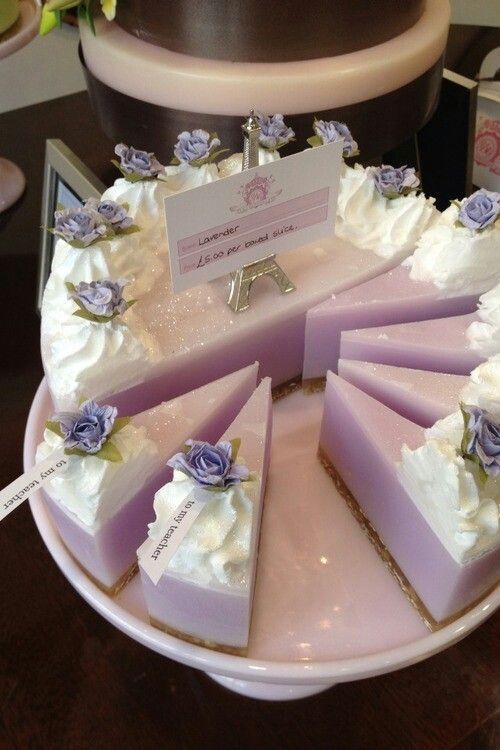 おいしそうだけど、食べられない?!石鹸で作るソープケーキが最高に可愛い♡にて紹介している画像