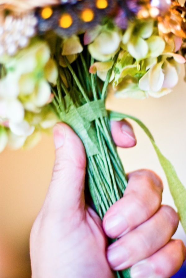 Too Cute! Brooch Bouquets: A Floral Arrangement that Bundles Wonderful Memories ♡にて紹介している画像