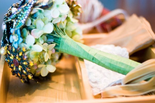 Too Cute! Brooch Bouquets: A Floral Arrangement that Bundles Wonderful Memories ♡にて紹介している画像