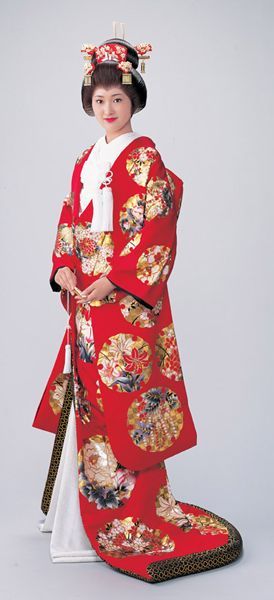 "Becoming a Beautiful and Radiant Bride: The Maiden-Colored Uchikake Garners Attention Worldwide!"にて紹介している画像