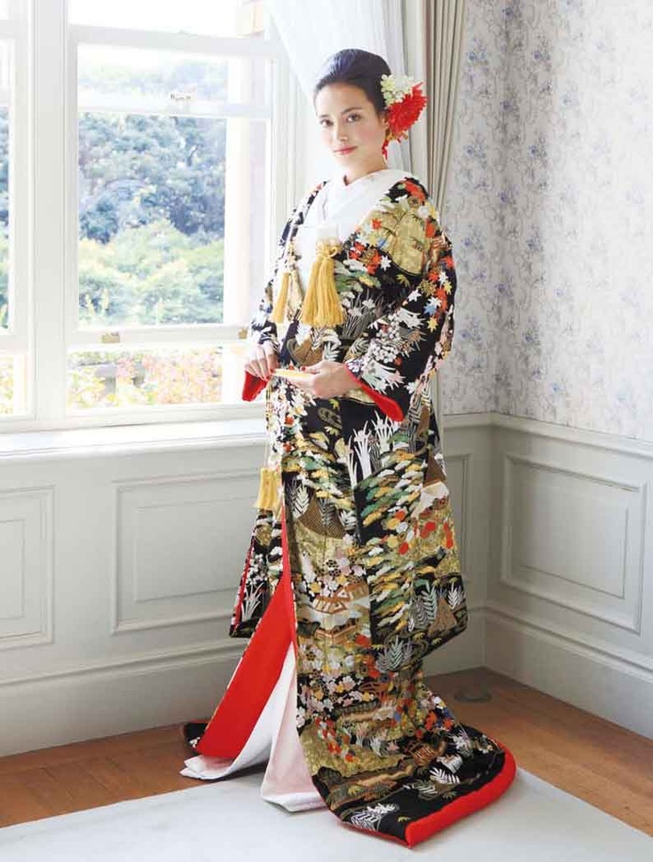 Extravagant Elegance! A Colorful Uchikake Fit for the Ooku?! Sophisticated and Serene Tones of Beauty ♡にて紹介している画像