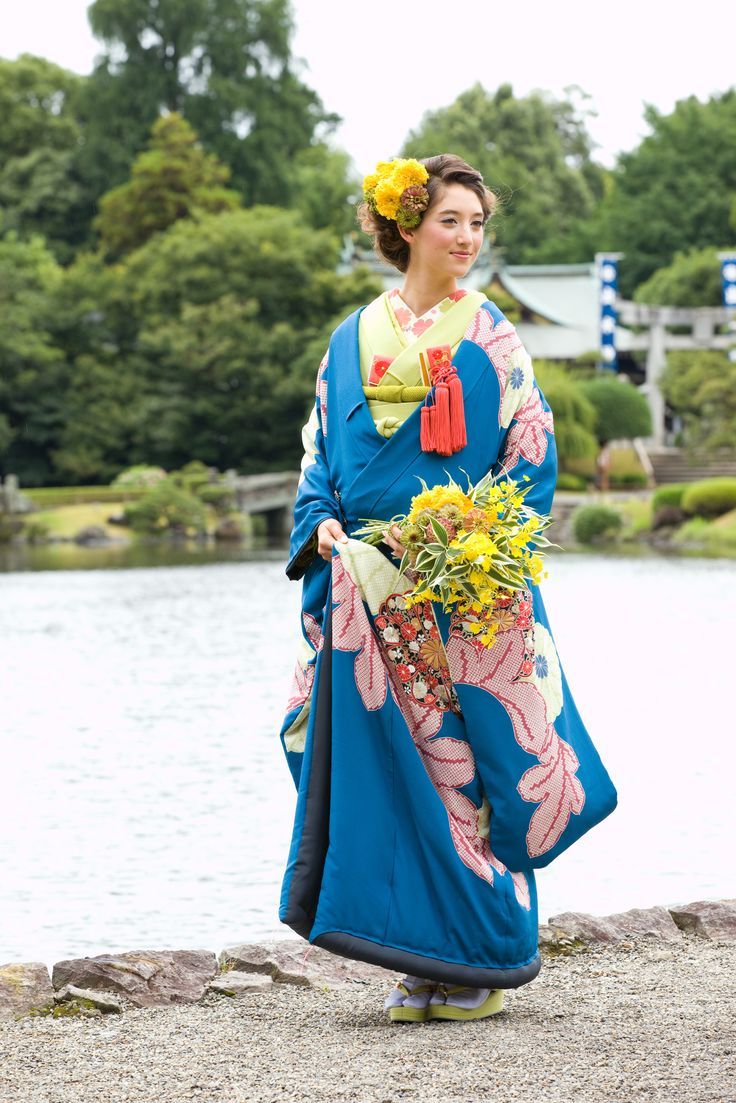 Extravagant Elegance! A Colorful Uchikake Fit for the Ooku?! Sophisticated and Serene Tones of Beauty ♡にて紹介している画像