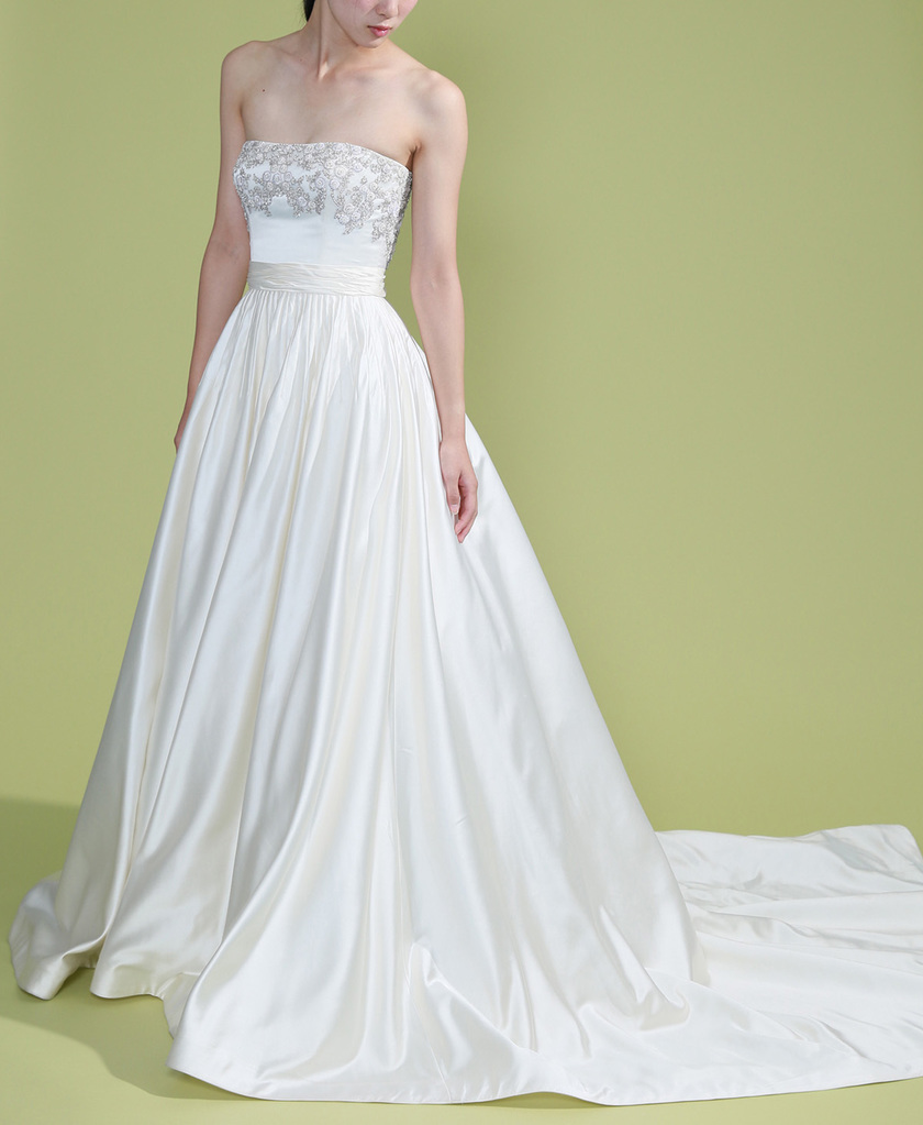 憧れ海外ブランドが半額以下！お譲りよりもお得な人気USEDドレスが沢山揃う通販ショップに大注目＊にて紹介している画像