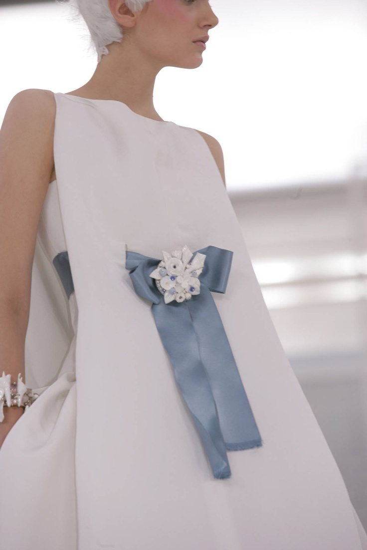 "Can't Stop Dreaming! Captivated by Chanel's Exquisite Haute Couture Dresses ♡"にて紹介している画像