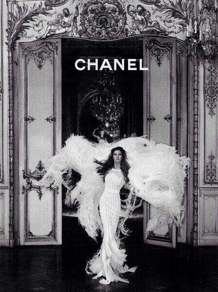 "Can't Stop Dreaming! Captivated by Chanel's Exquisite Haute Couture Dresses ♡"にて紹介している画像