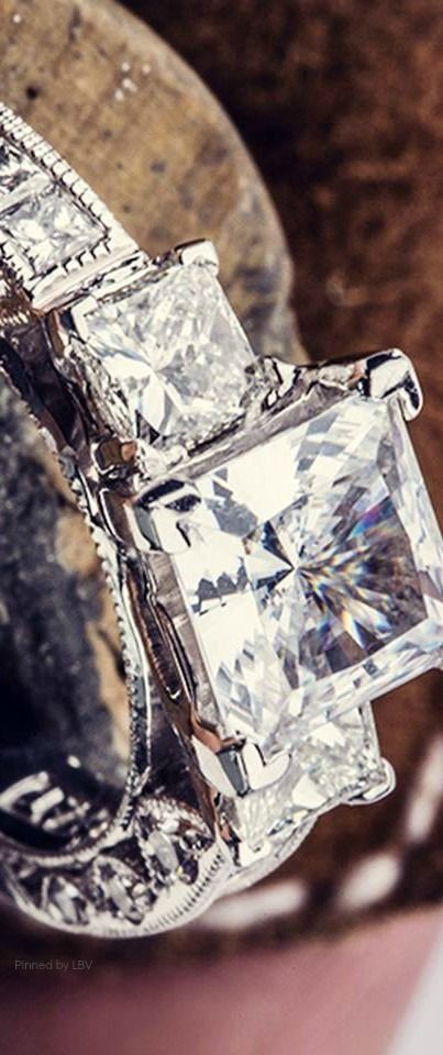 The World's Most Coveted Jewelry Brand! Harry Winston's Rings are a Timeless Dream♡にて紹介している画像