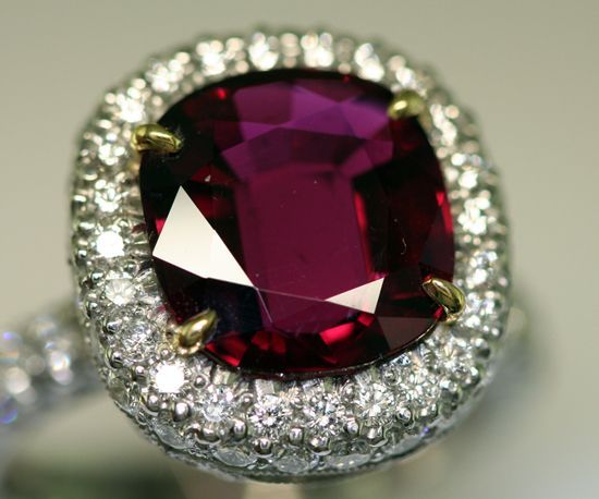 The World's Most Coveted Jewelry Brand! Harry Winston's Rings are a Timeless Dream♡にて紹介している画像