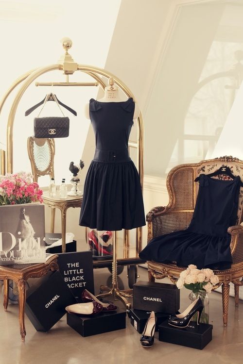 "Can't Stop Dreaming! Captivated by Chanel's Exquisite Haute Couture Dresses ♡"にて紹介している画像