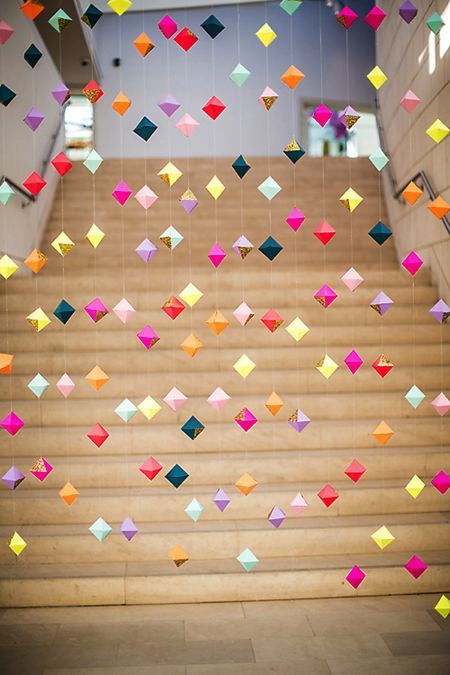 "Japanese Origami: The Growing Trend in DIY Weddings Abroad, Filled with Colorful Designs and Wishes!"にて紹介している画像