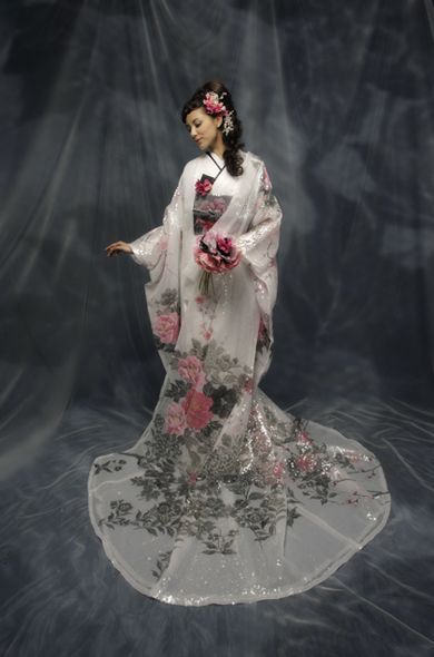 YUMI KATSURA: Japan's Proud Wedding Dress Brand by Yumi Katsura♡にて紹介している画像