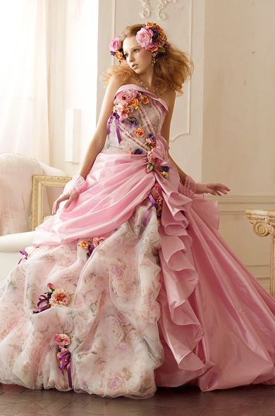 YUMI KATSURA: Japan's Proud Wedding Dress Brand by Yumi Katsura♡にて紹介している画像