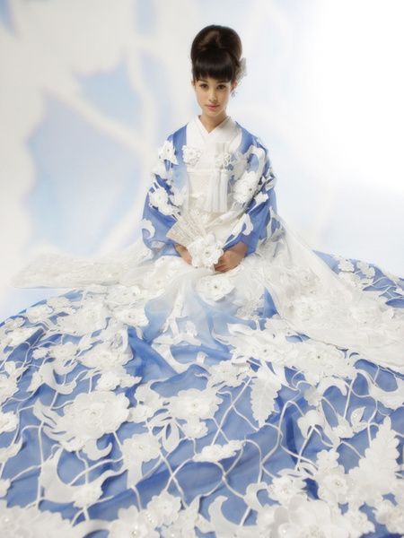 YUMI KATSURA: Japan's Proud Wedding Dress Brand by Yumi Katsura♡にて紹介している画像