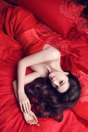 女を魅せるハッピーカラー！真っ赤なチャイナドレスであなたの魅力を爆発させて♡にて紹介している画像