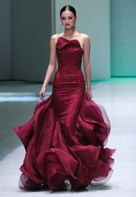 女を魅せるハッピーカラー！真っ赤なチャイナドレスであなたの魅力を爆発させて♡にて紹介している画像