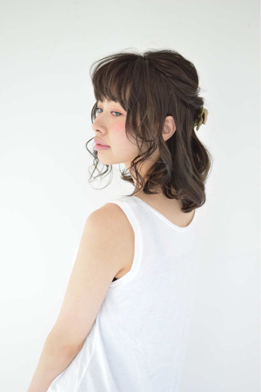 "After the Wedding... A Collection of Popular Hairstyles for Brides Who Want to Cut Their Hair Short!"にて紹介している画像