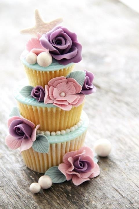 "This is Definitely Worthy of Being Called Wagashi! The Adorable Kimono-patterned Cupcakes Delight Me♡"にて紹介している画像