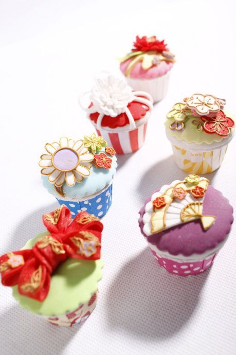 "This is Definitely Worthy of Being Called Wagashi! The Adorable Kimono-patterned Cupcakes Delight Me♡"にて紹介している画像