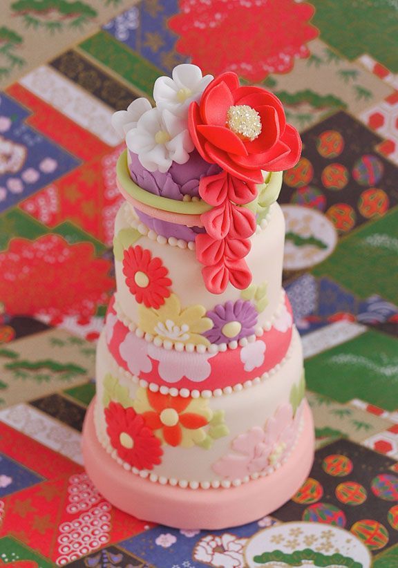 "This is Definitely Worthy of Being Called Wagashi! The Adorable Kimono-patterned Cupcakes Delight Me♡"にて紹介している画像