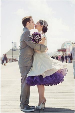 "Hidden Colors That Strike a Chord: What Color of Petticoat to Hide Under a Pure White Dress?"にて紹介している画像