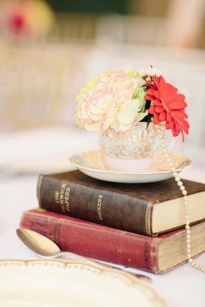 この発想なかった！ティーカップにお花を詰め込むフラワーアレンジメント♡にて紹介している画像