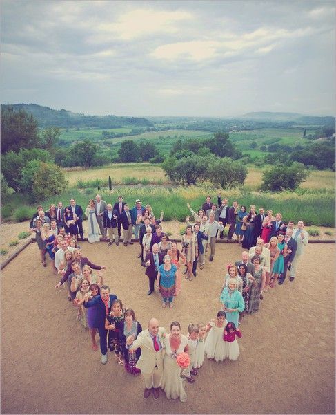 みんなで最高の思い出を♡全てのゲストの記憶に残る、集合写真のポーズはこれ！にて紹介している画像