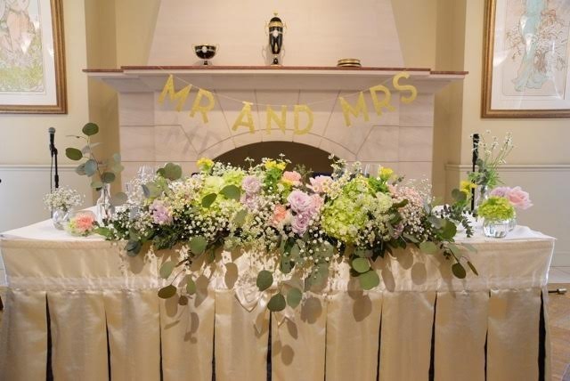 "Main Table Decorations: Adorn the 'Front' for Extra Cuteness! A Collection of Adorable Items to Beautify the High Table Area"にて紹介している画像