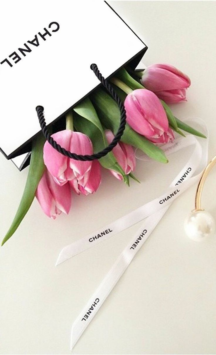 Is the Gift Chanel?! Celebrity-Style Treats with High-End CHANEL Cupcakes♡にて紹介している画像