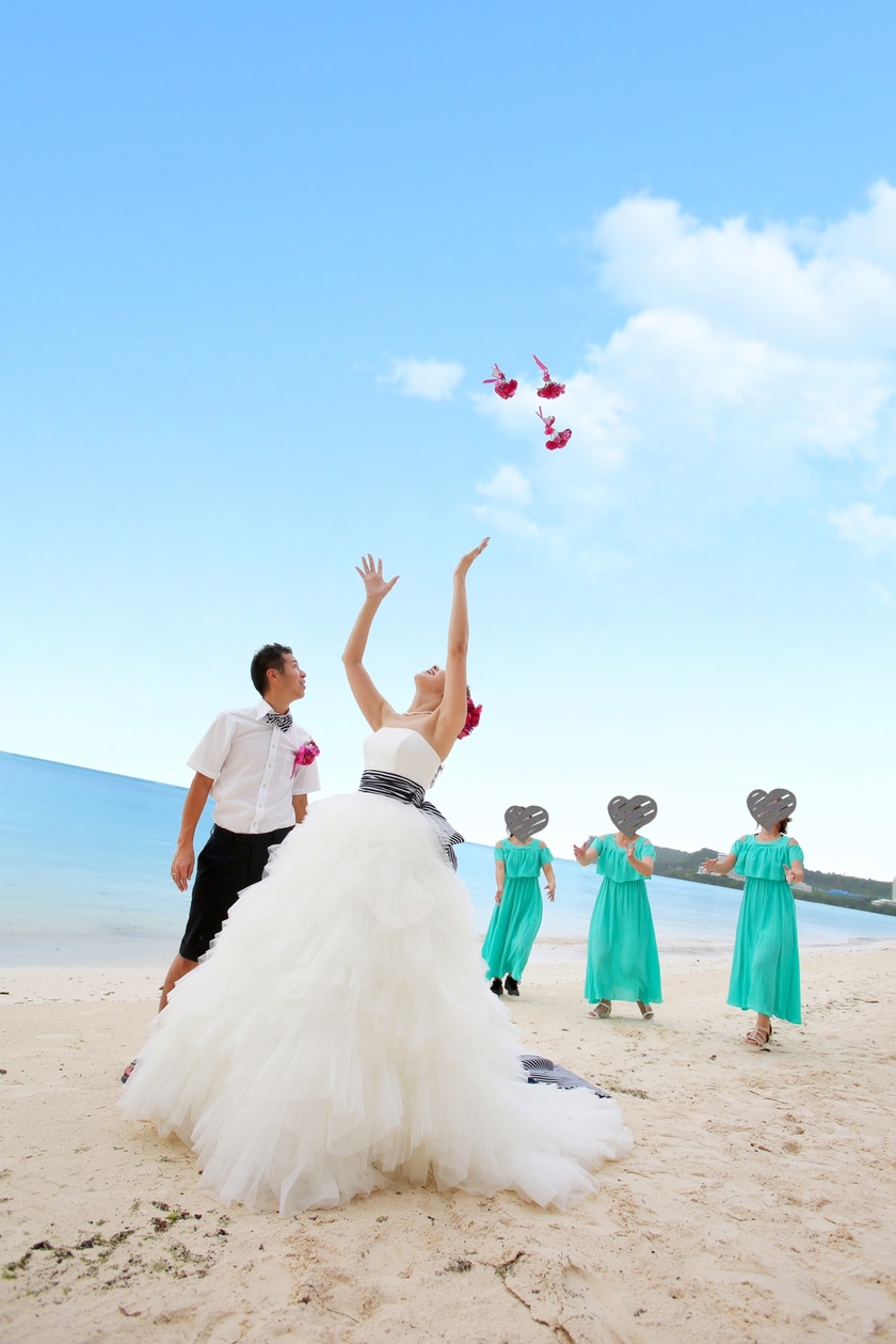 こんな演出初めて見た＊卒花嫁さんがゲストに仕掛けた、結婚式の素敵サプライズアイデアまとめ♡にて紹介している画像