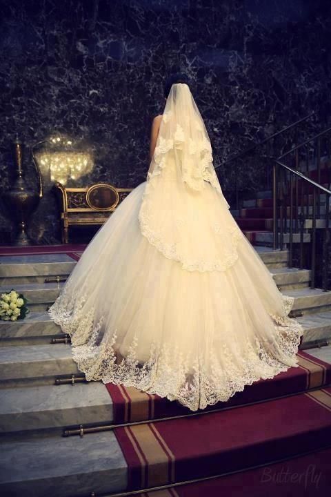 Become a Goddess in a Dior Dress! The Ultimate Couture for Elegant Women ♡にて紹介している画像