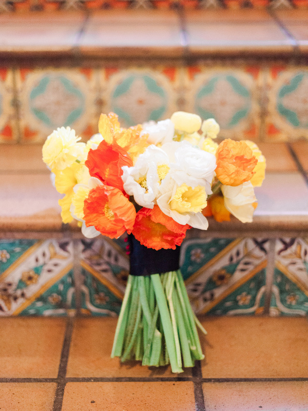 Charming Wedding with Greenery and Poppies at the Villa ♡にて紹介している画像