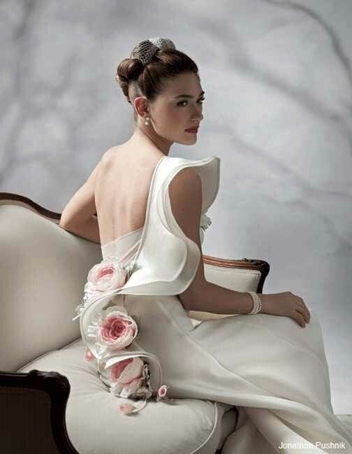 Become a Goddess in a Dior Dress! The Ultimate Couture for Elegant Women ♡にて紹介している画像