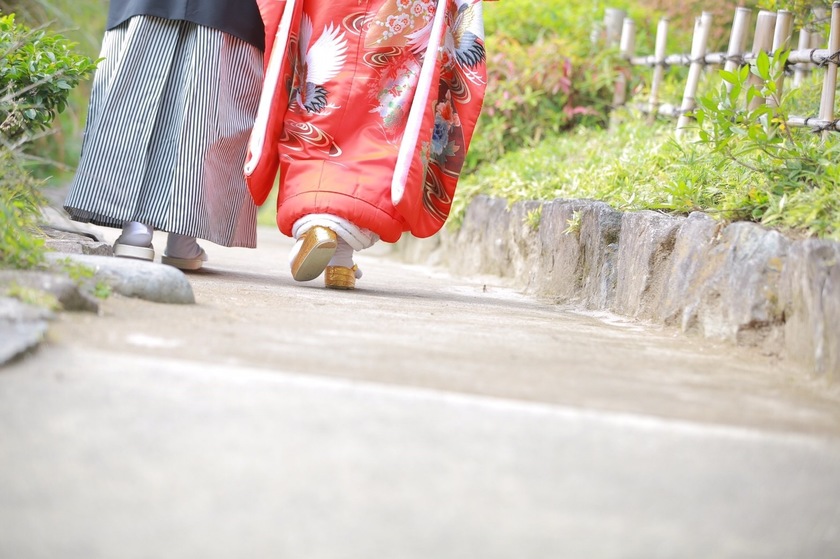 不妨碍和服华丽感的♡〔不使用小物〕和装前期拍摄姿势集＊にて紹介している画像