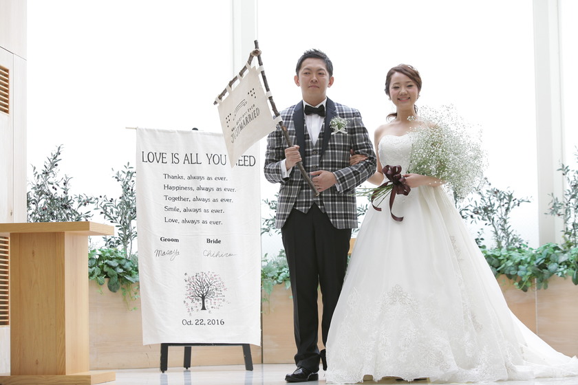 Words of Vows: 8 Popular Designs for Wedding Certificates to Use in a Public Ceremony!にて紹介している画像